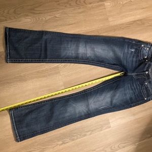 MISS ME JEANS! Size 31. Inseam 32-33. All the jewels/ buttons still in tact!
